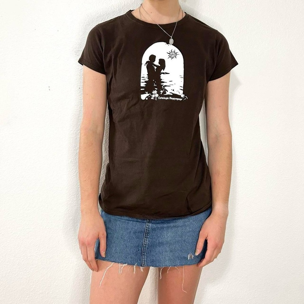 brown y2k graphic tee